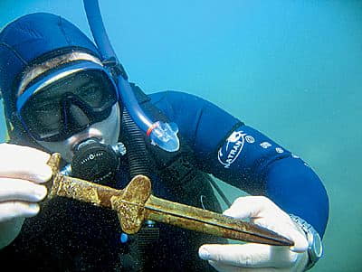 на дне озера Иссык-Куль